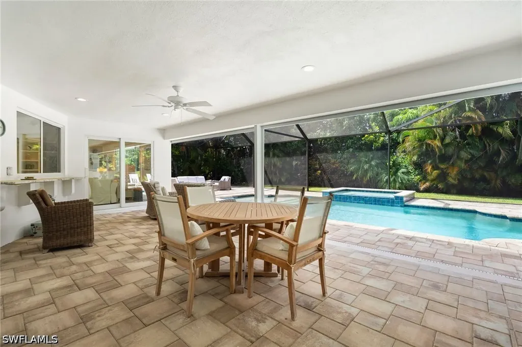 571 Neapolitan Lane Naples FL 34103