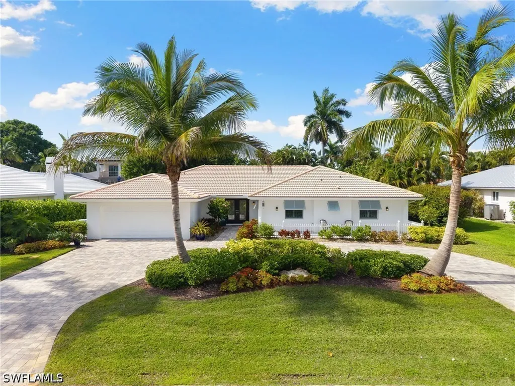 571 Neapolitan Lane Naples FL 34103