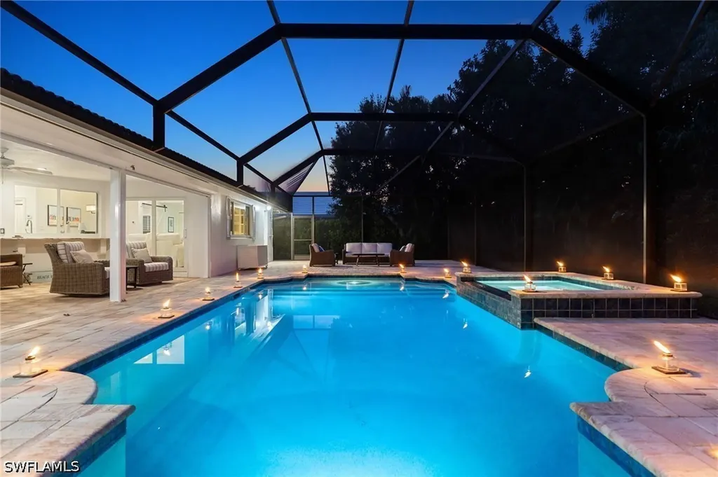 571 Neapolitan Lane Naples FL 34103
