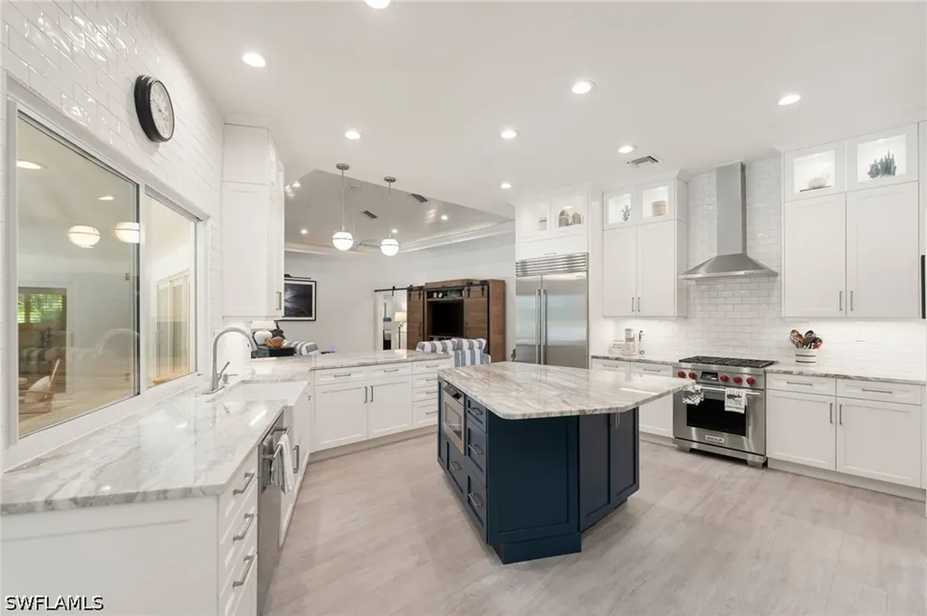 571 Neapolitan Lane Naples FL 34103