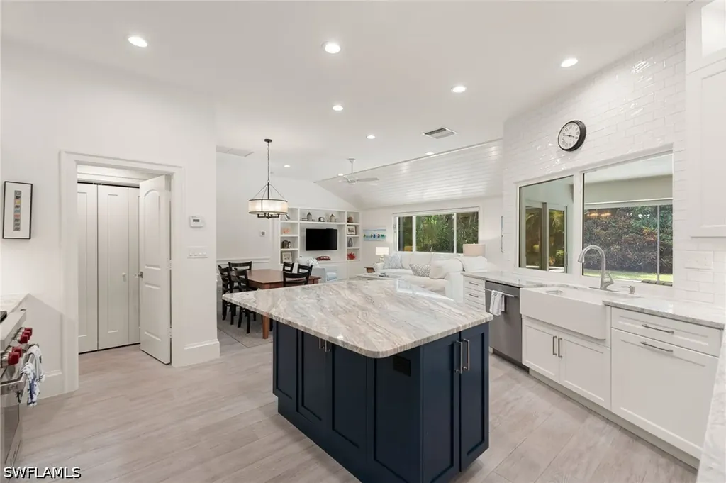 571 Neapolitan Lane Naples FL 34103