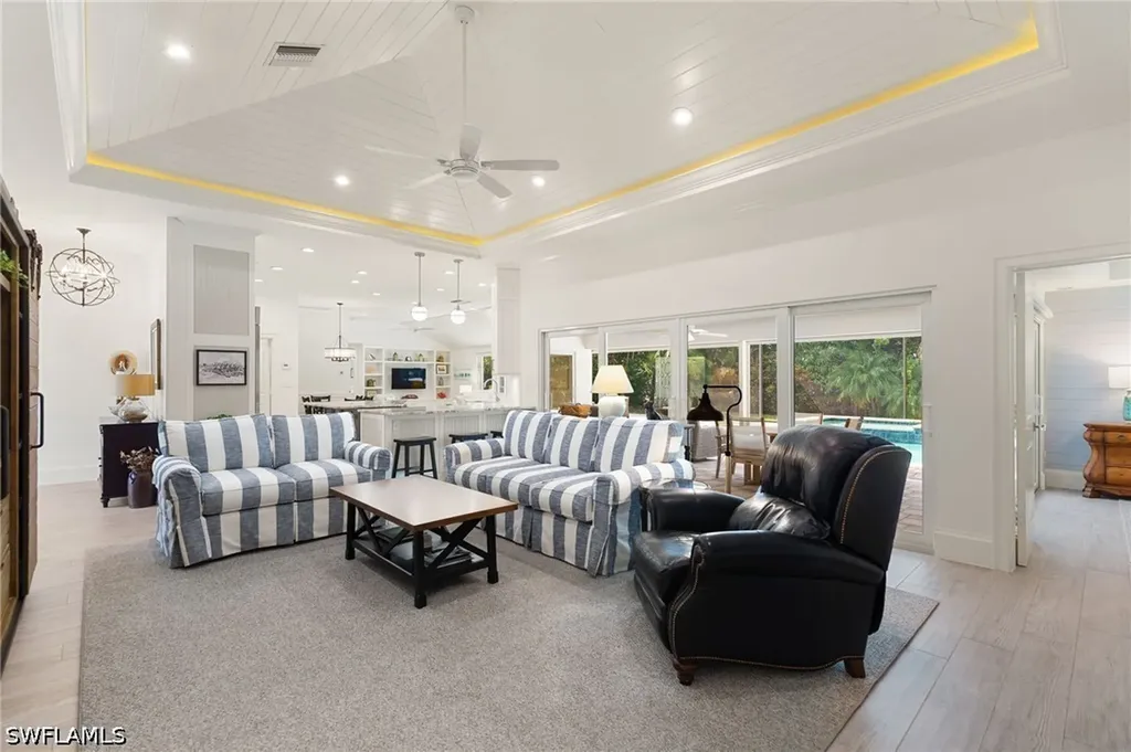 571 Neapolitan Lane Naples FL 34103