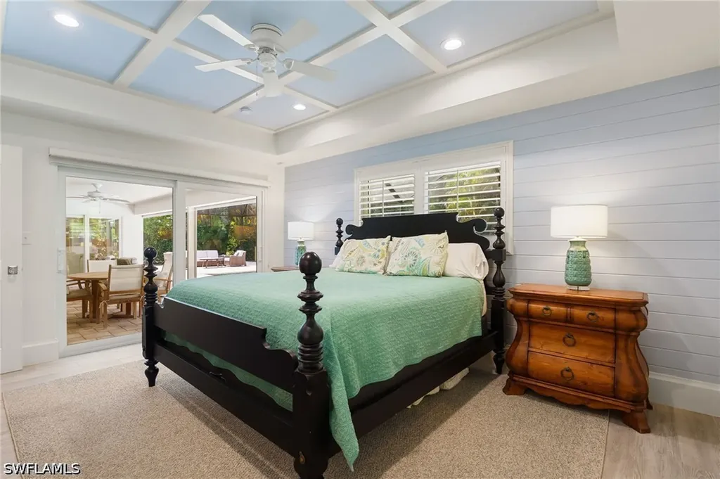 571 Neapolitan Lane Naples FL 34103