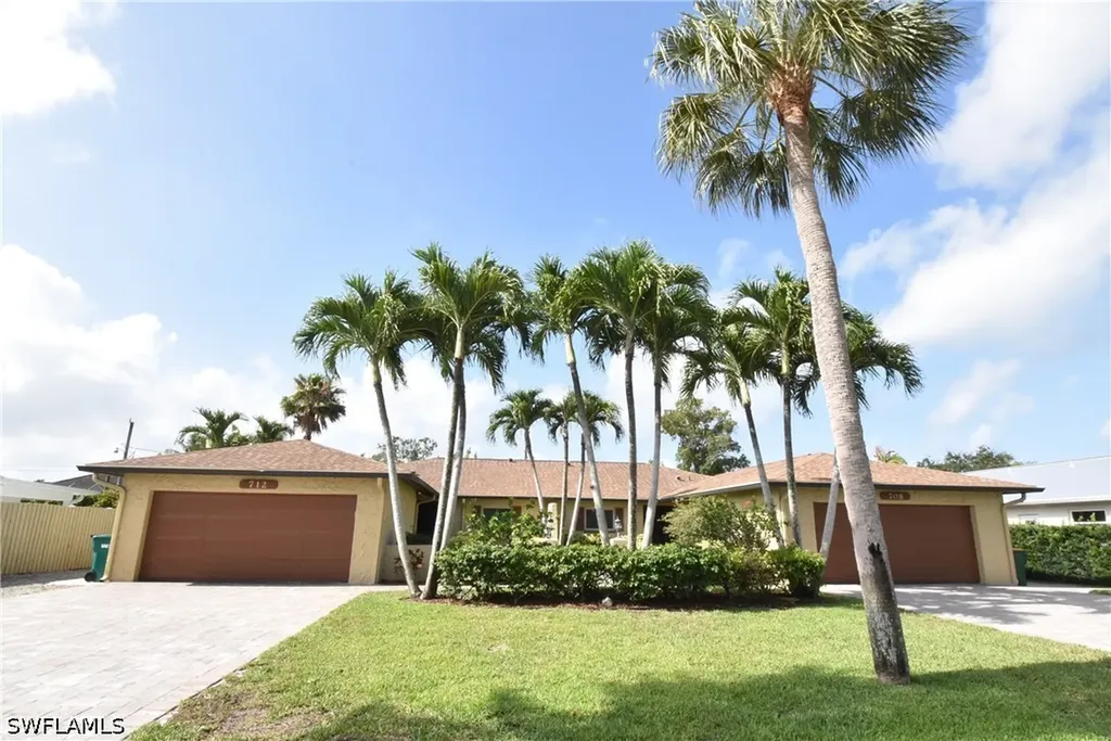712 102nd Avenue N Naples FL 34108
