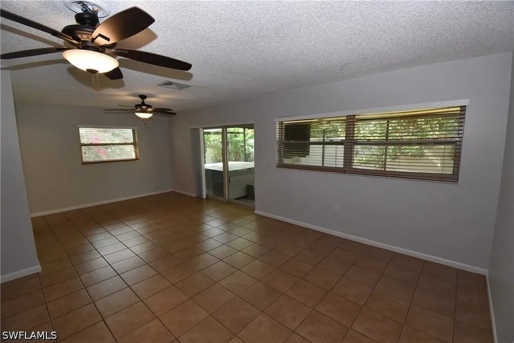 712 102nd Avenue N Naples FL 34108