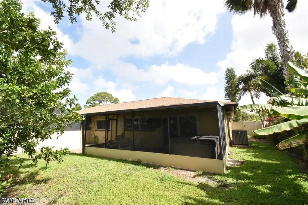 712 102nd Avenue N Naples FL 34108
