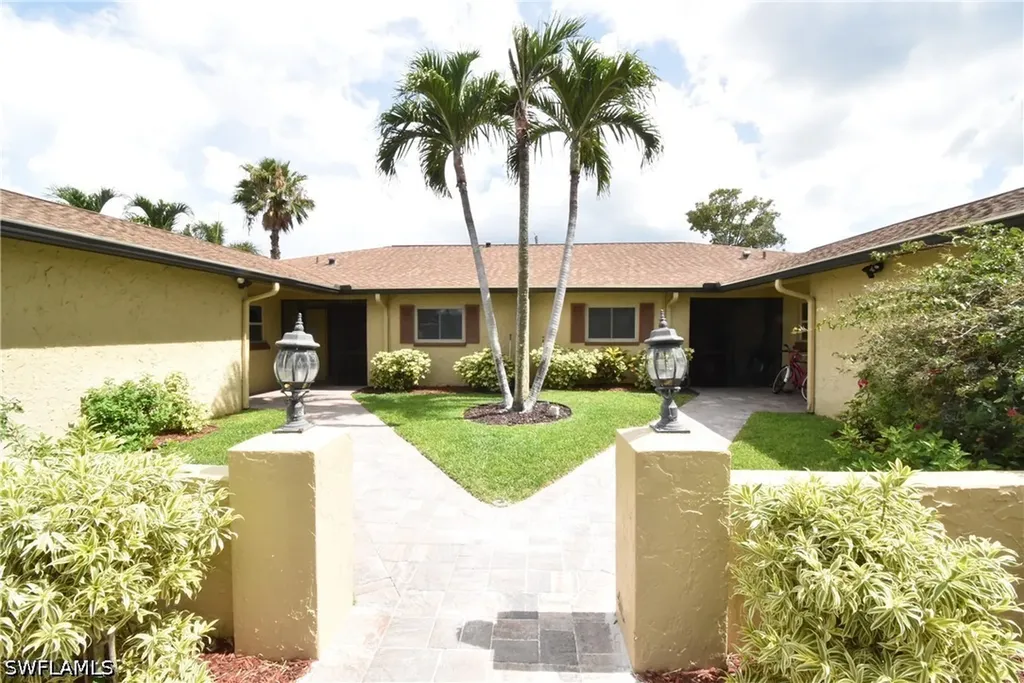 712 102nd Avenue N Naples FL 34108