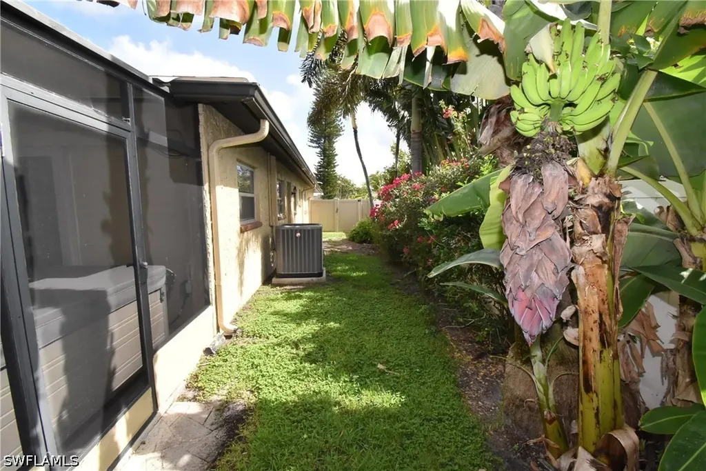 712 102nd Avenue N Naples FL 34108