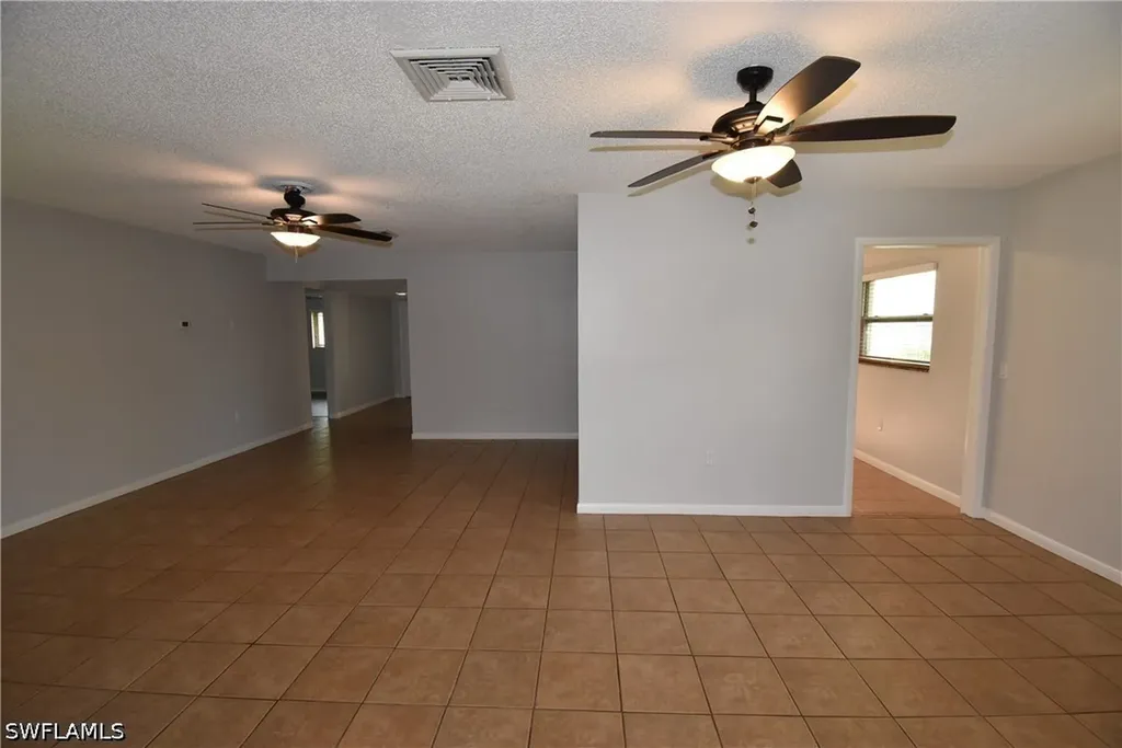 712 102nd Avenue N Naples FL 34108