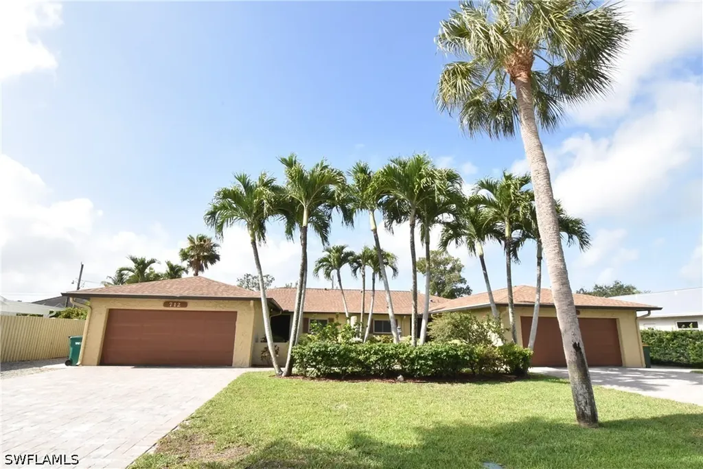 712 102nd Avenue N Naples FL 34108