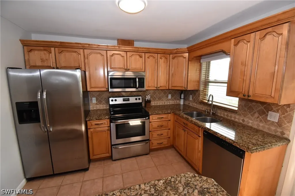712 102nd Avenue N Naples FL 34108