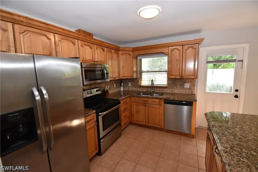 712 102nd Avenue N Naples FL 34108