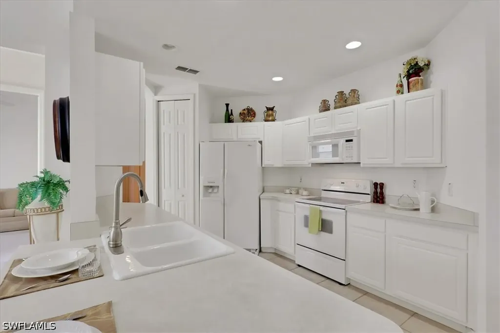 890 Eastham Way Naples FL 34104