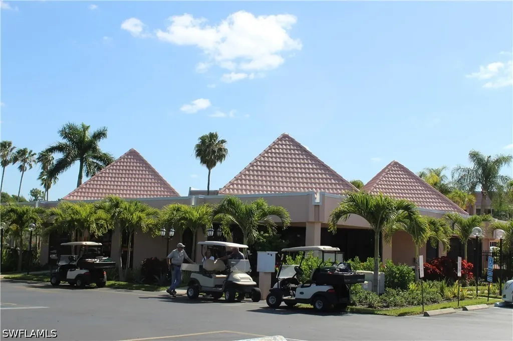400 Forest Lakes Boulevard Naples FL 34105