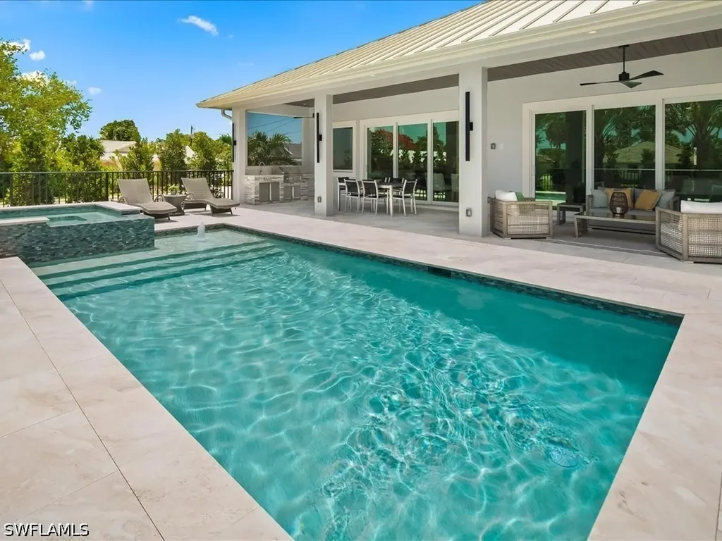 10702 6th Street Naples FL 34108