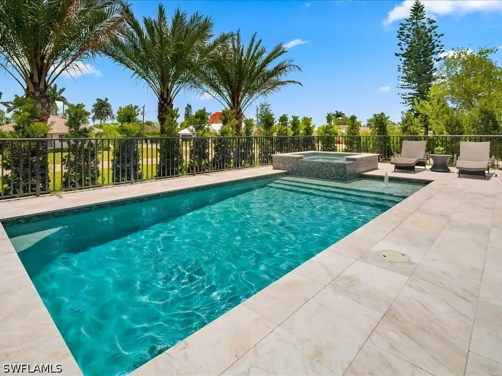 10702 6th Street Naples FL 34108