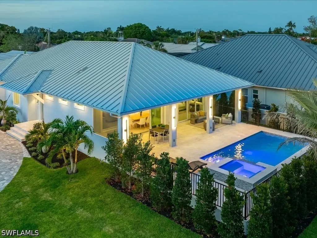 10702 6th Street Naples FL 34108