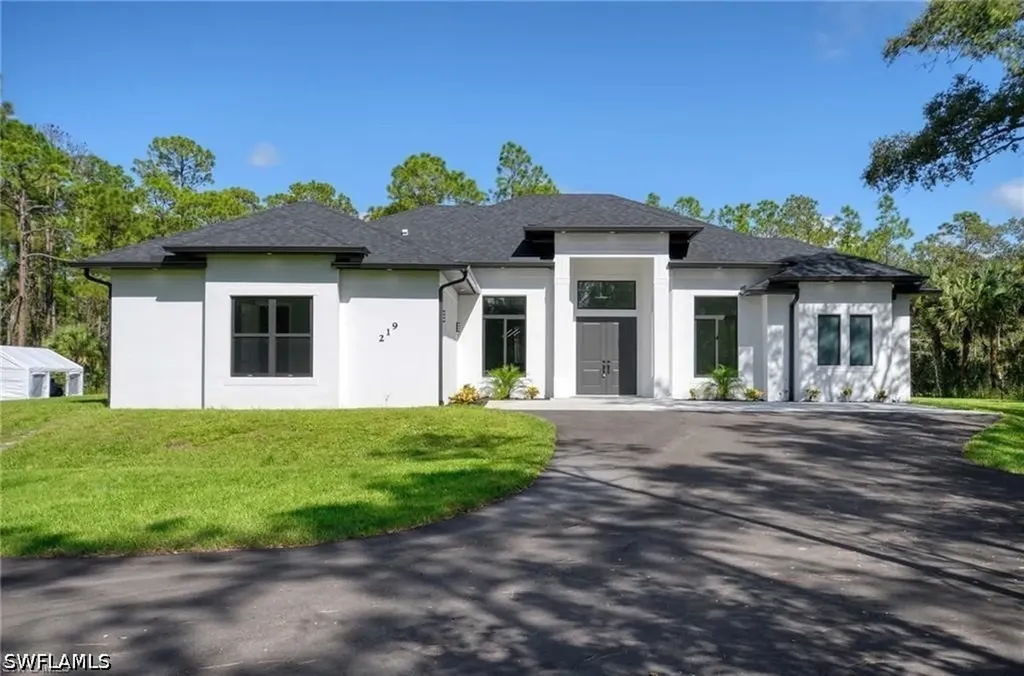 219 33rd Avenue NW Naples FL 34120