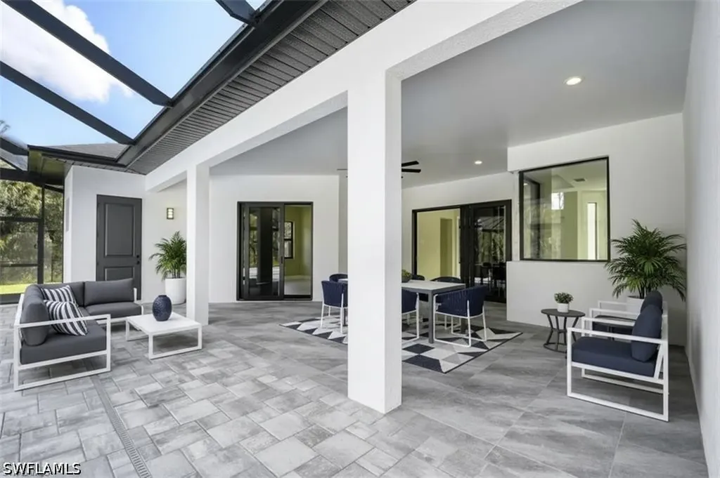 219 33rd Avenue NW Naples FL 34120