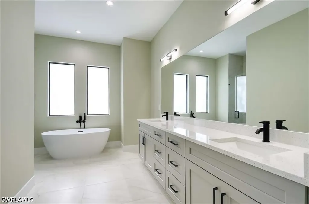 219 33rd Avenue NW Naples FL 34120