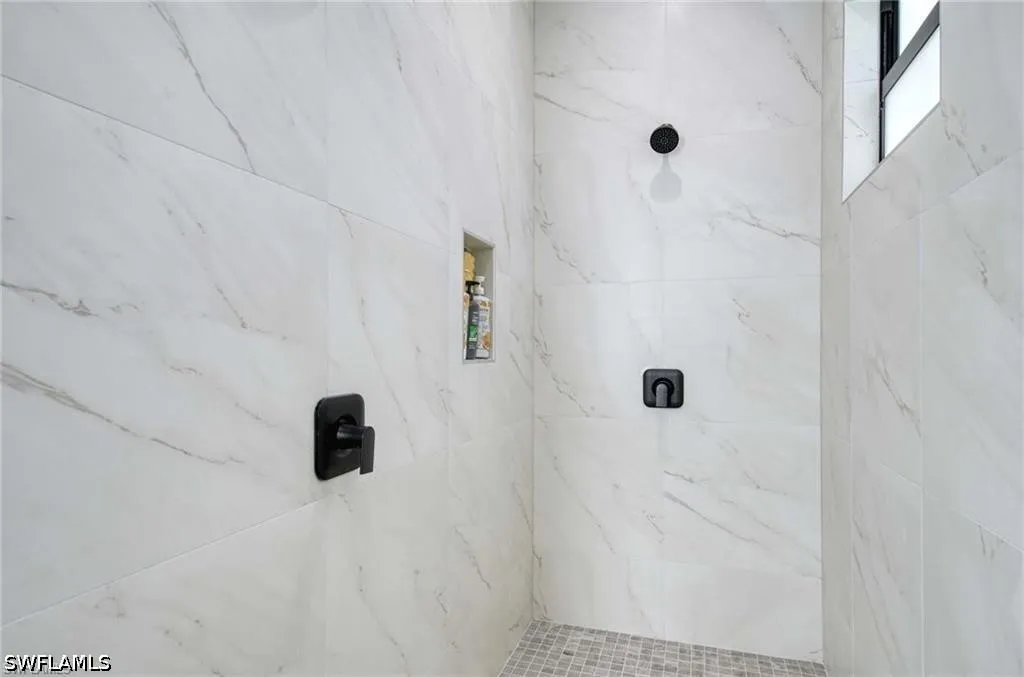 219 33rd Avenue NW Naples FL 34120