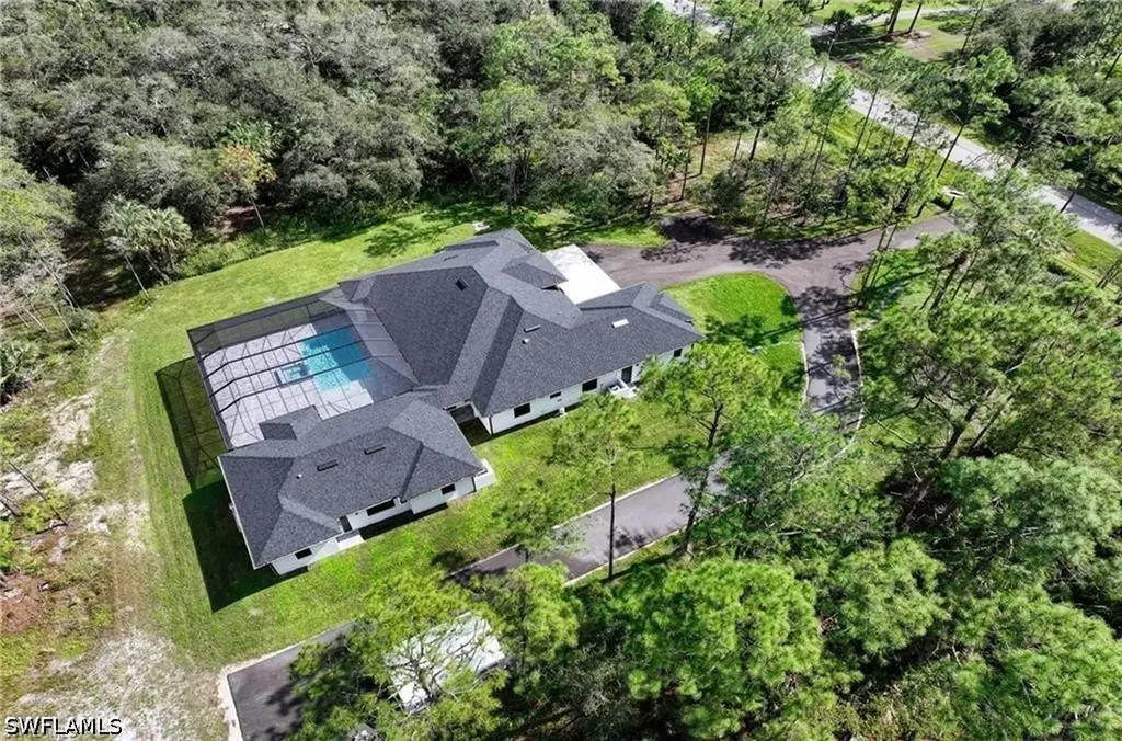 219 33rd Avenue NW Naples FL 34120