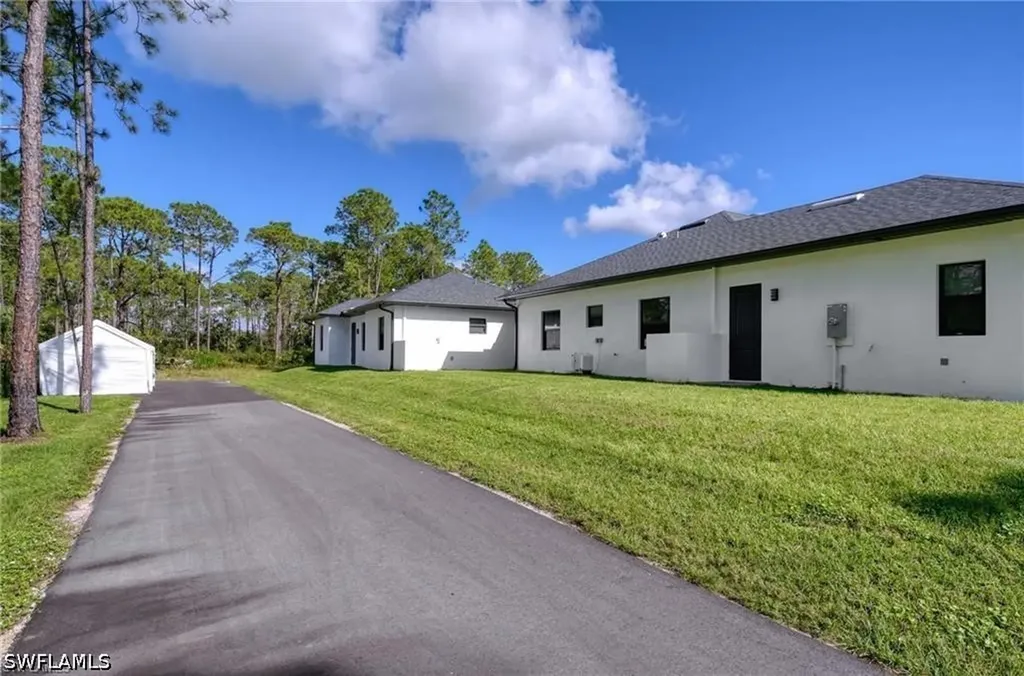 219 33rd Avenue NW Naples FL 34120
