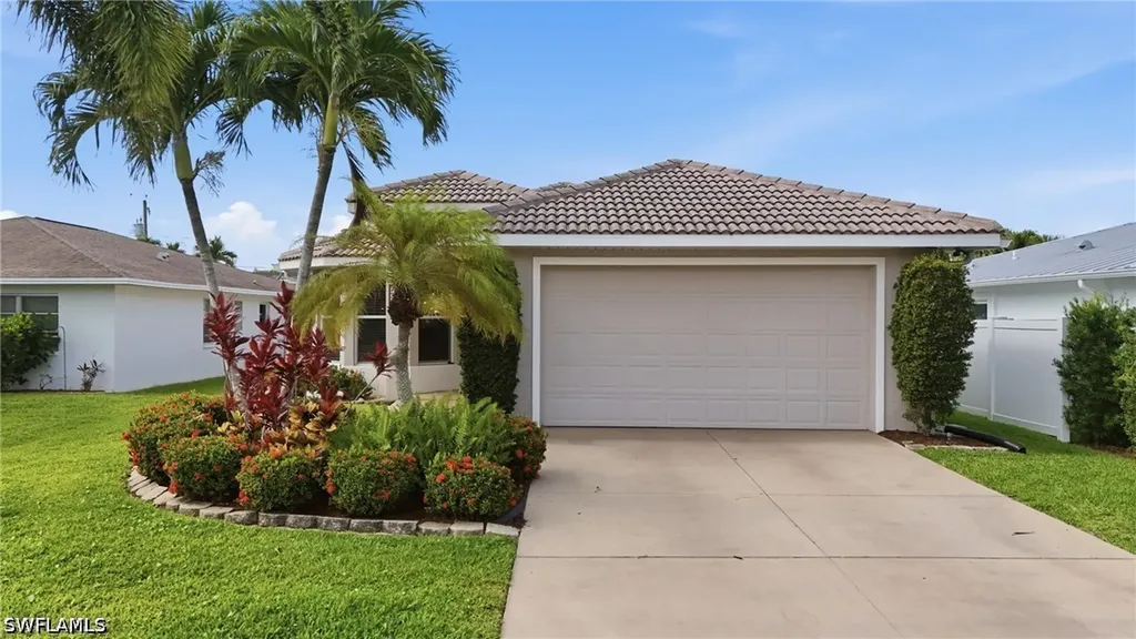 736 110th Avenue N Naples FL 34108