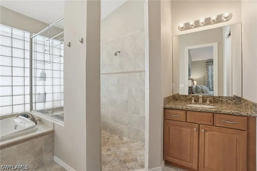 736 110th Avenue N Naples FL 34108