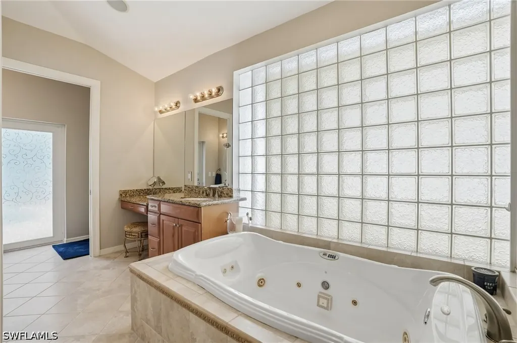 736 110th Avenue N Naples FL 34108