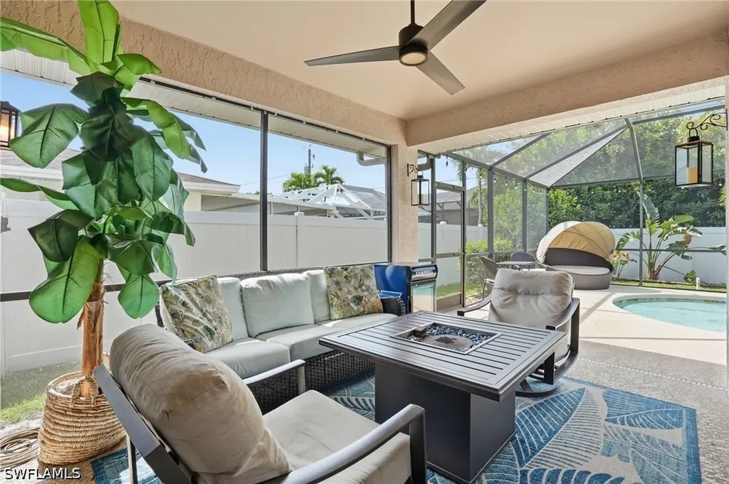 736 110th Avenue N Naples FL 34108