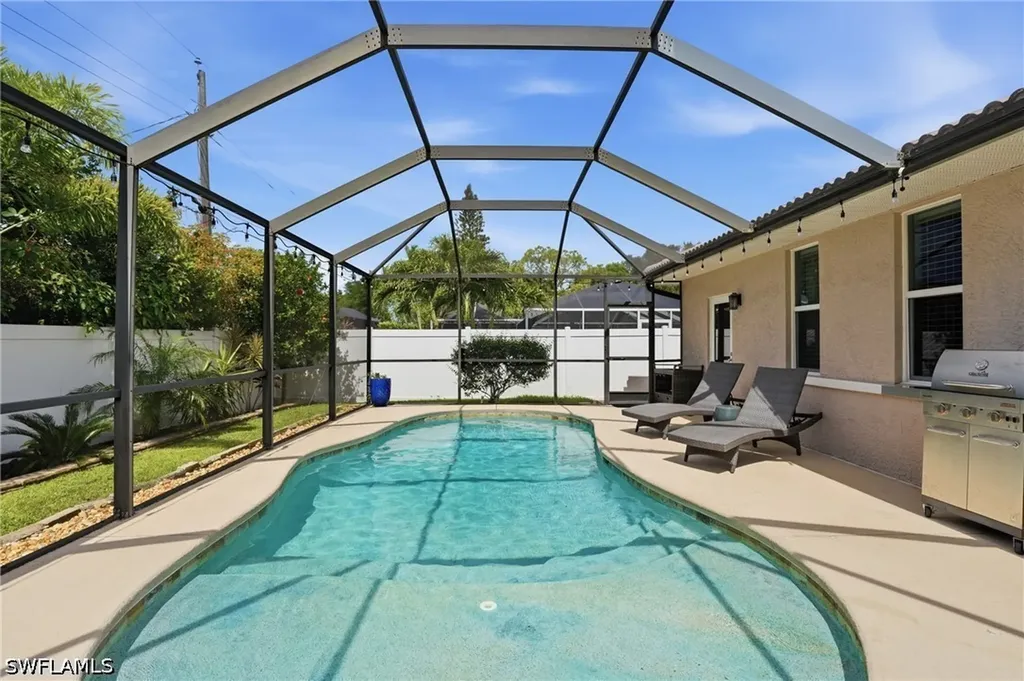 736 110th Avenue N Naples FL 34108