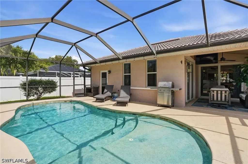 736 110th Avenue N Naples FL 34108