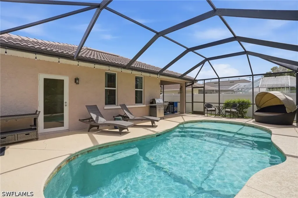 736 110th Avenue N Naples FL 34108