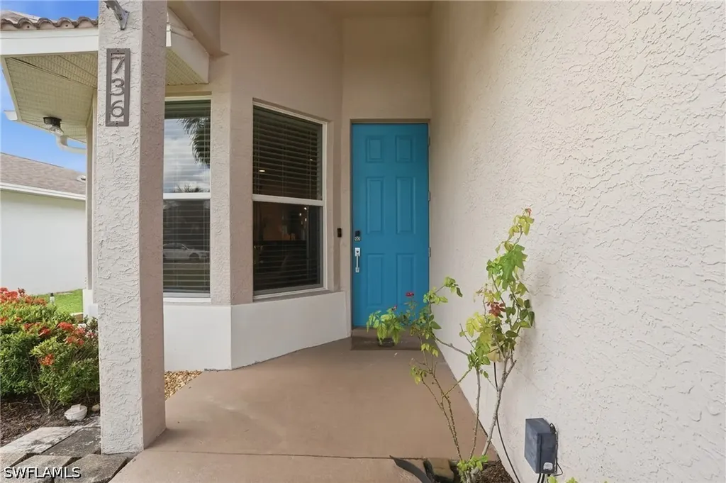 736 110th Avenue N Naples FL 34108