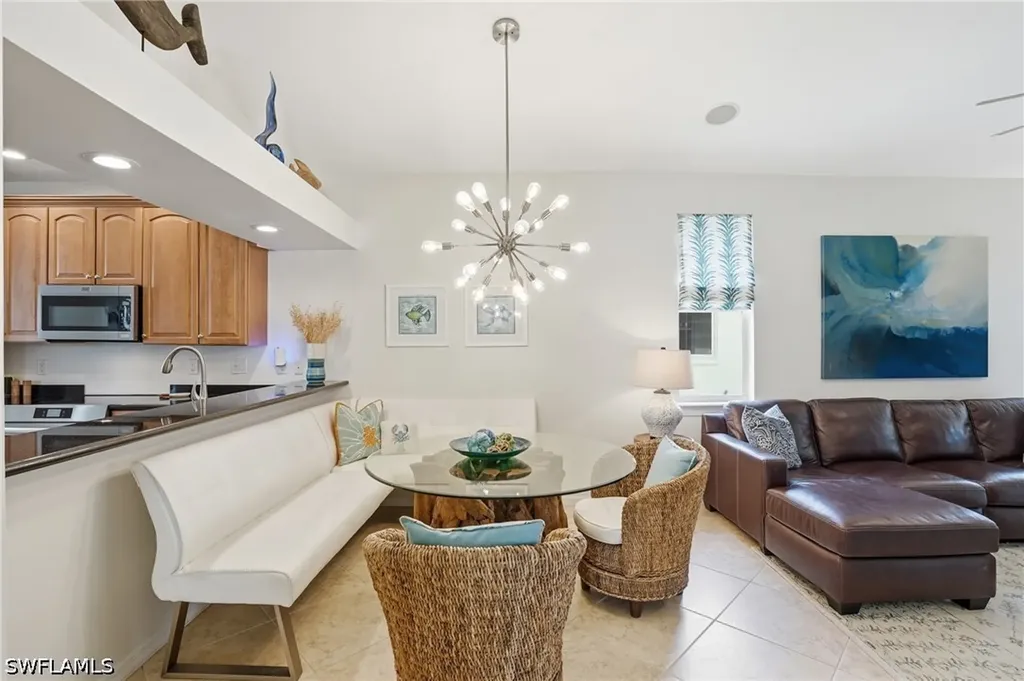 736 110th Avenue N Naples FL 34108