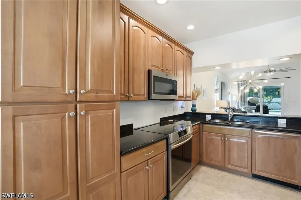 736 110th Avenue N Naples FL 34108