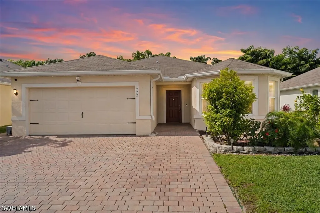 722 Hadley Place W Naples FL 34104