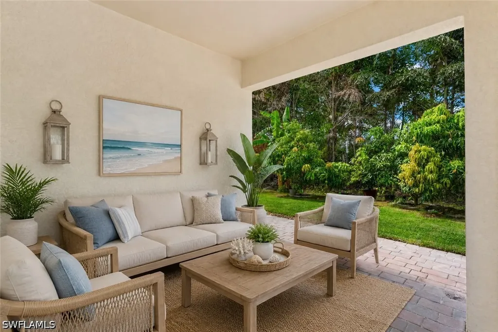722 Hadley Place W Naples FL 34104