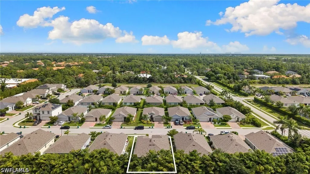 722 Hadley Place W Naples FL 34104