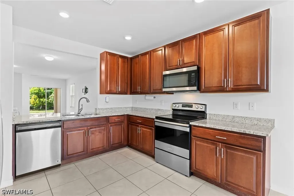 722 Hadley Place W Naples FL 34104