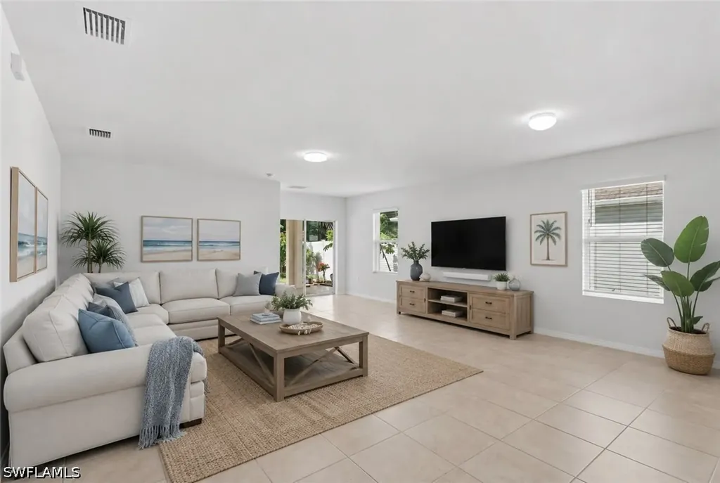 722 Hadley Place W Naples FL 34104