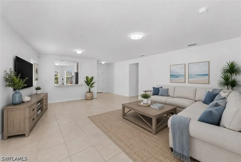 722 Hadley Place W Naples FL 34104