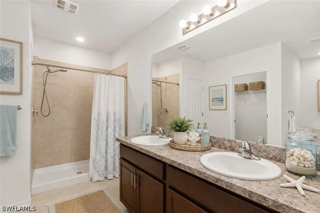 722 Hadley Place W Naples FL 34104