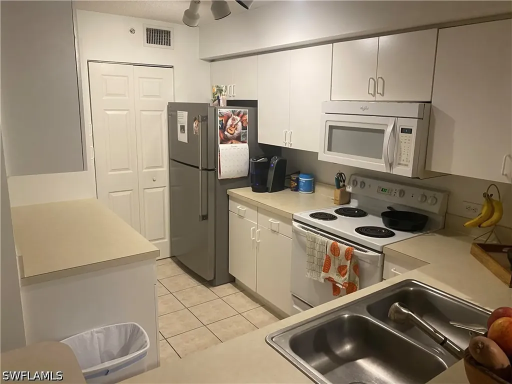 8940 Colonnades Court E Bonita Springs FL 34135