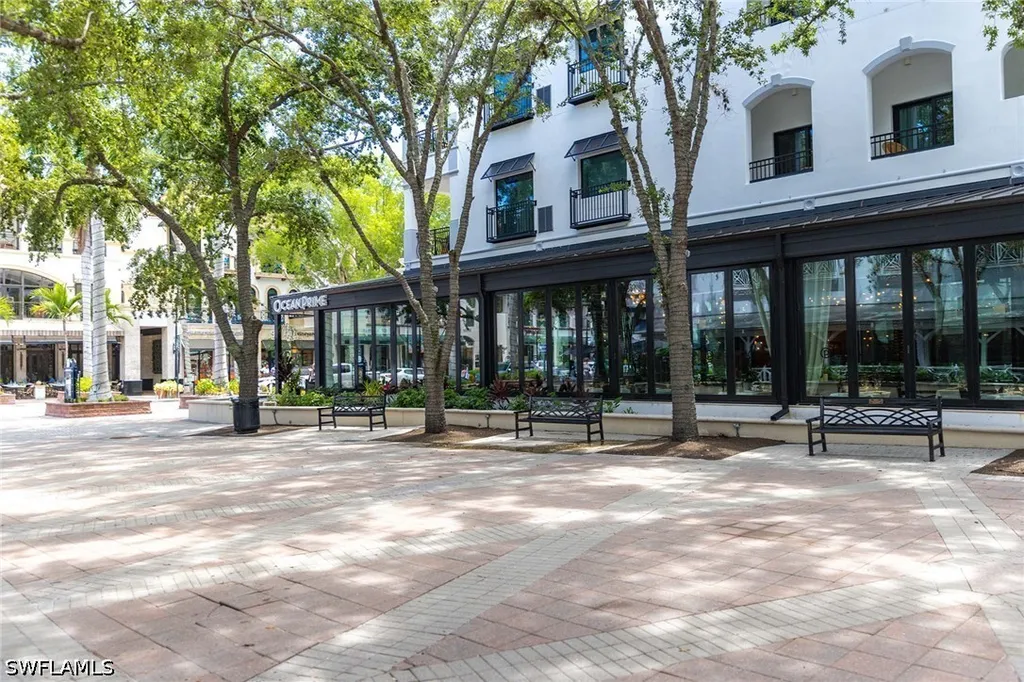 856 104th Avenue N Naples FL 34108
