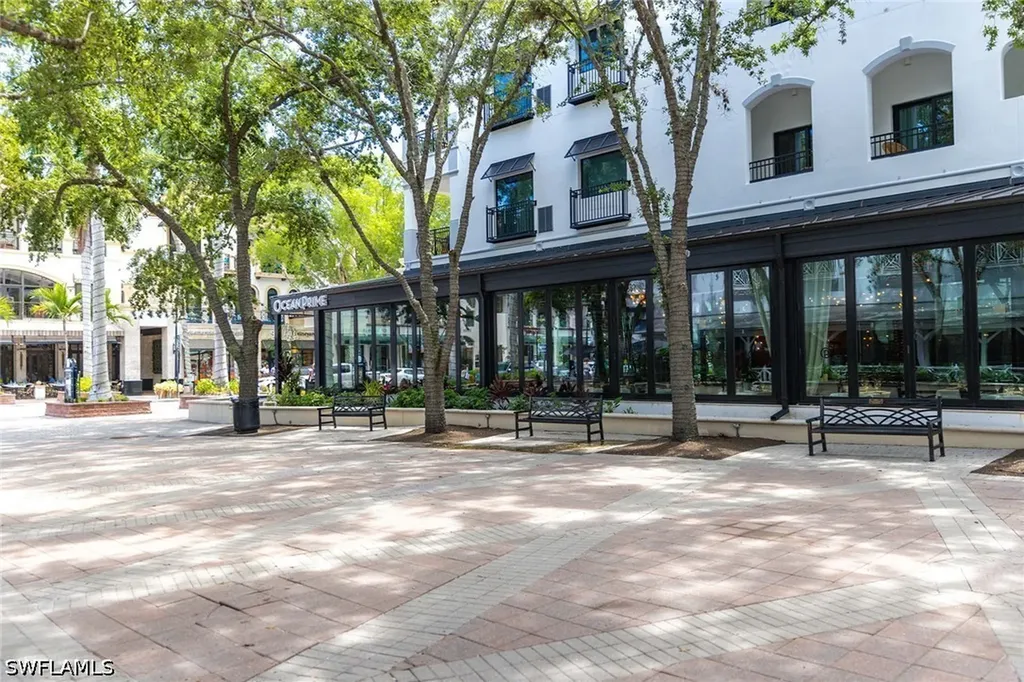856 104th Avenue N Naples FL 34108