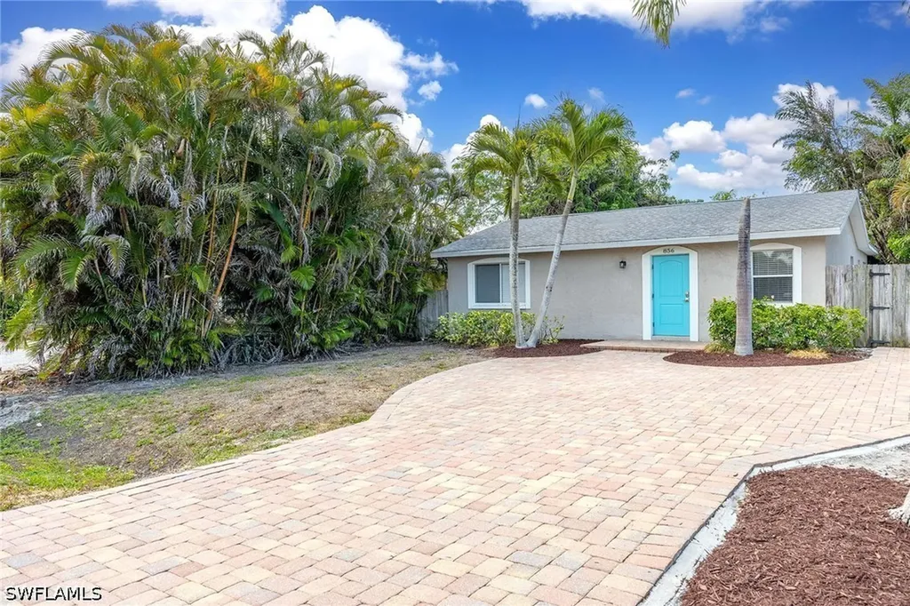 856 104th Avenue N Naples FL 34108