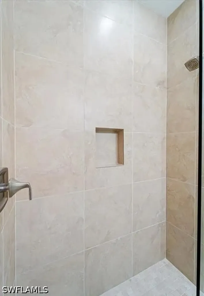 732 7th Avenue N Naples FL 34102