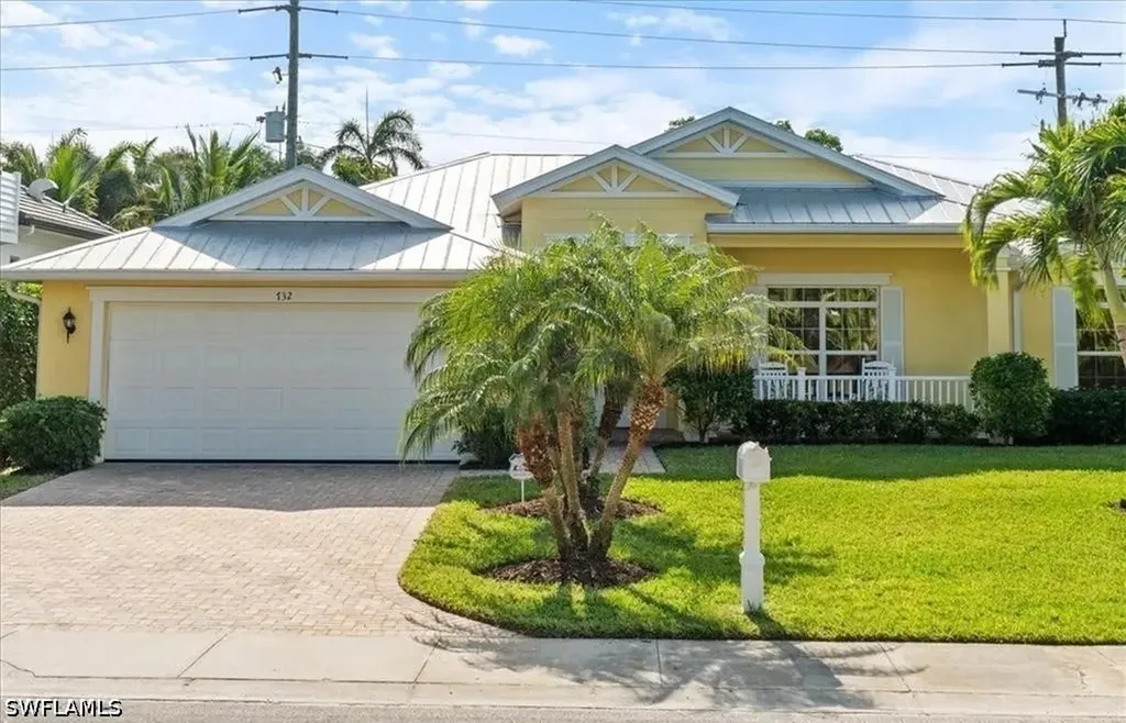 732 7th Avenue N Naples FL 34102